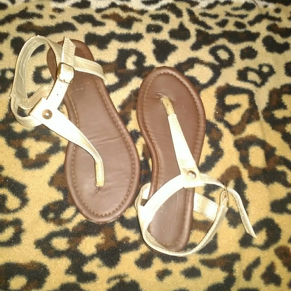 Girls sandals size13
